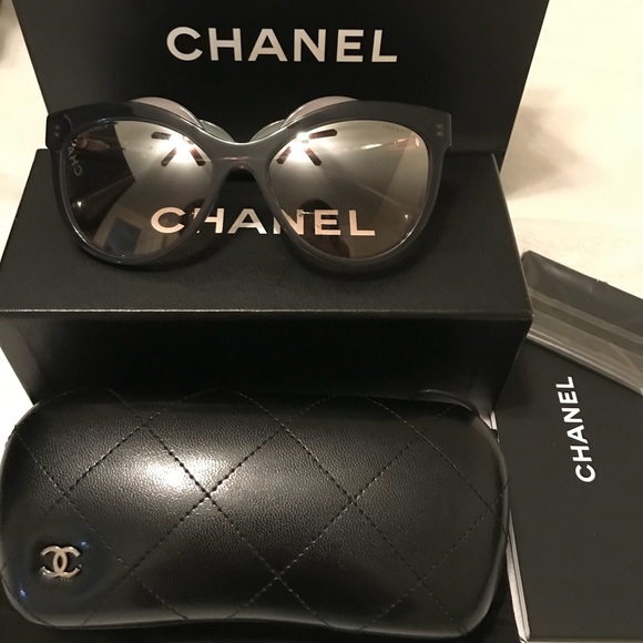 🚨SOLD 🚨CHANEL Sunglasses - Picture 1 of 7